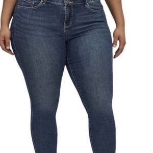 Torrid Feel The Fit bombsheel skinny jeans sz24R plus size euc